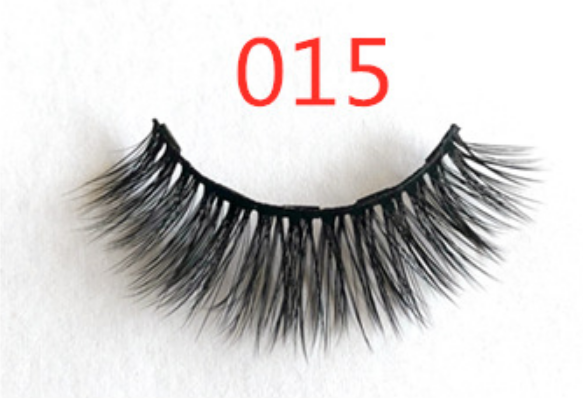 A Pair Of False Eyelashes With Magnets In Fashion TAVEN