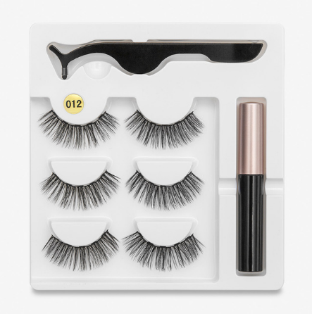 A Pair Of False Eyelashes With Magnets In Fashion TAVEN