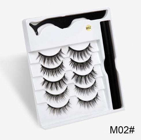 A Pair Of False Eyelashes With Magnets In Fashion TAVEN