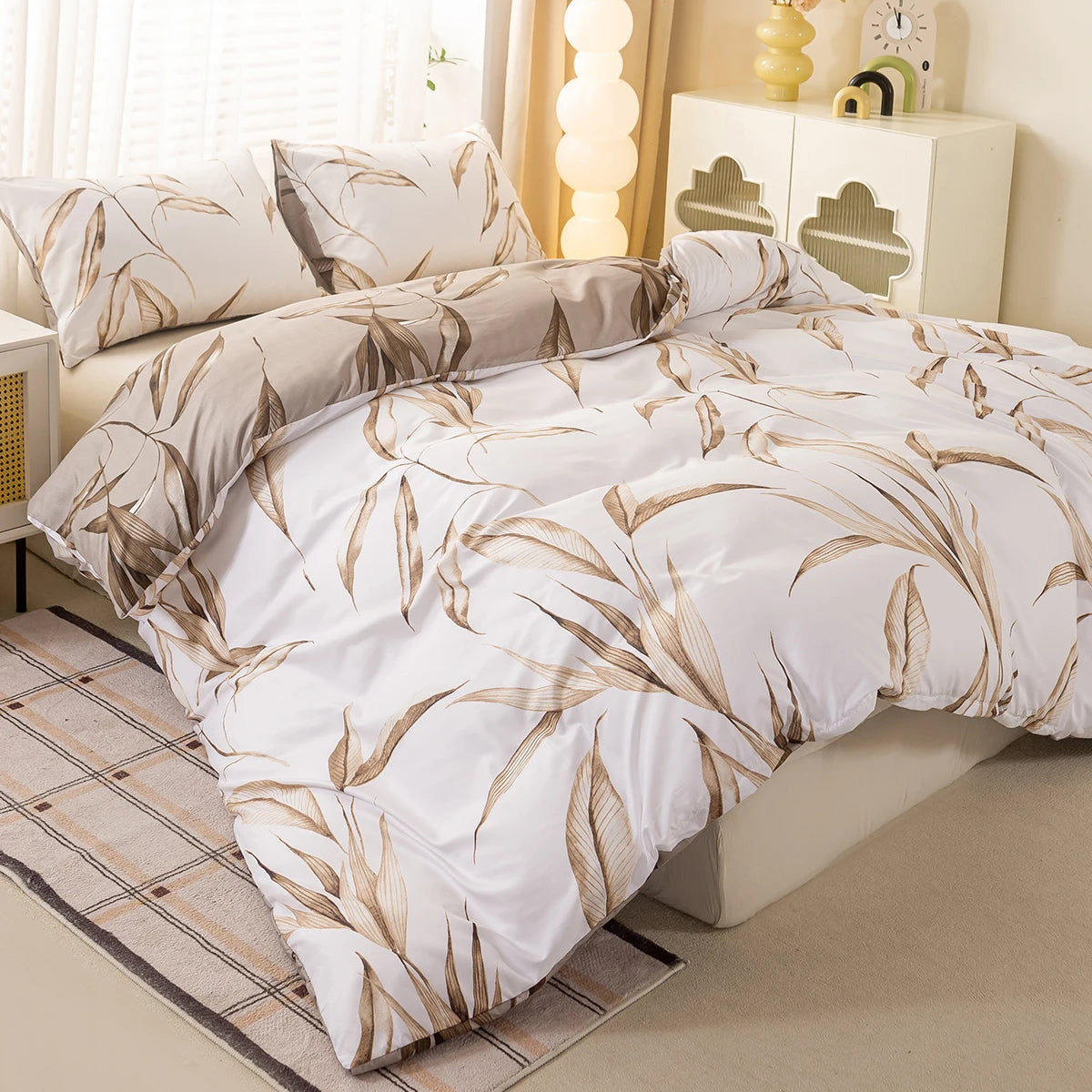 3pcs Fashion Reversible Watercolor Brown Tropical Leaf Printed Duvet Cover Set, Soft And Breathable, All-Season Universal TAVEN System LLC