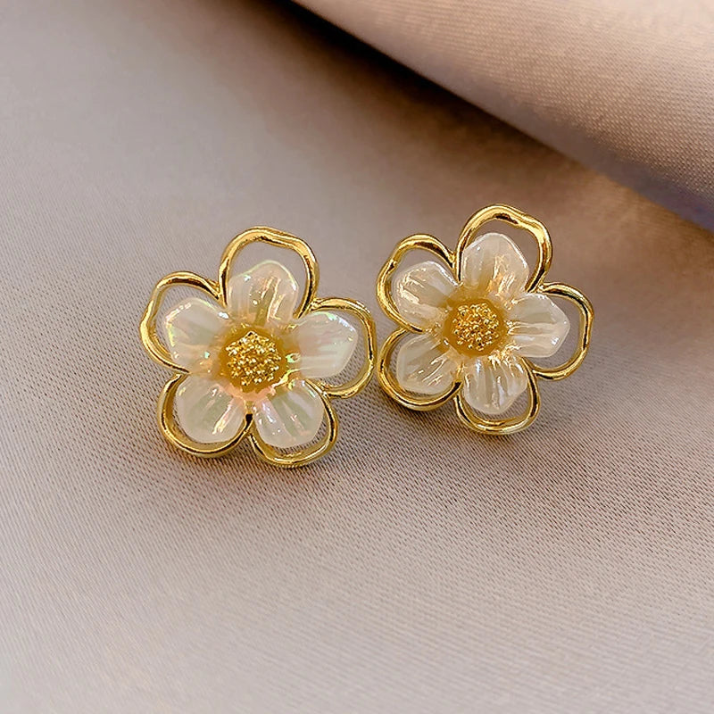 Cute Small White Flower Earrings for Women Party Golden Acrylic Plant Floral Stud Earrings Wedding Party Elegant Korean Jewelry TAVEN System LLC