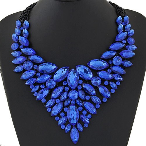 Splendid Glittering Resin Gems Combined Floral Statement Fashion Necklace - Blue JewelryBund